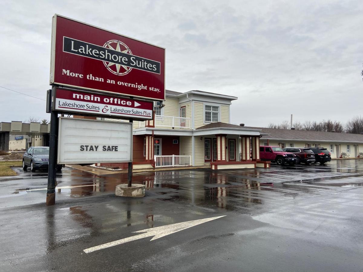 Lakeshore Suites Норт Бей Екстериор снимка