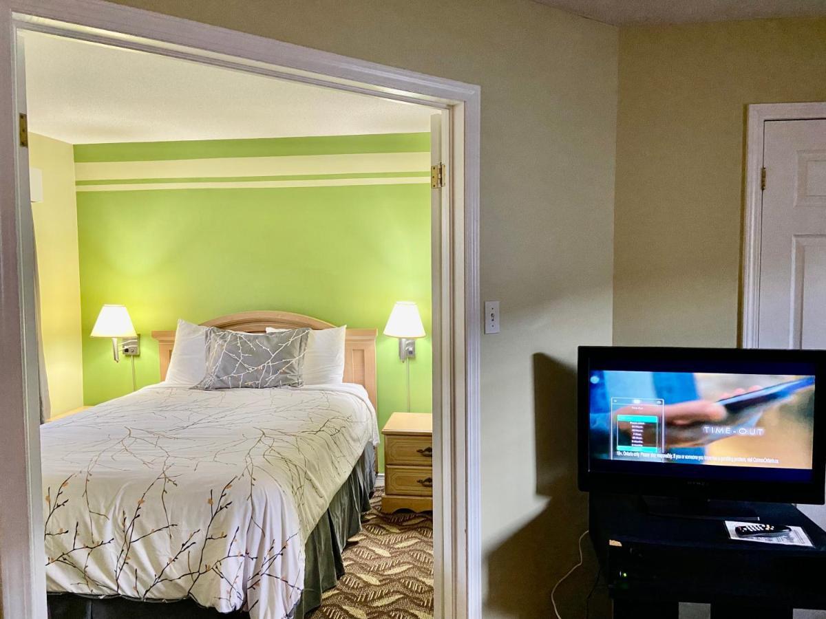 Lakeshore Suites Норт Бей Екстериор снимка