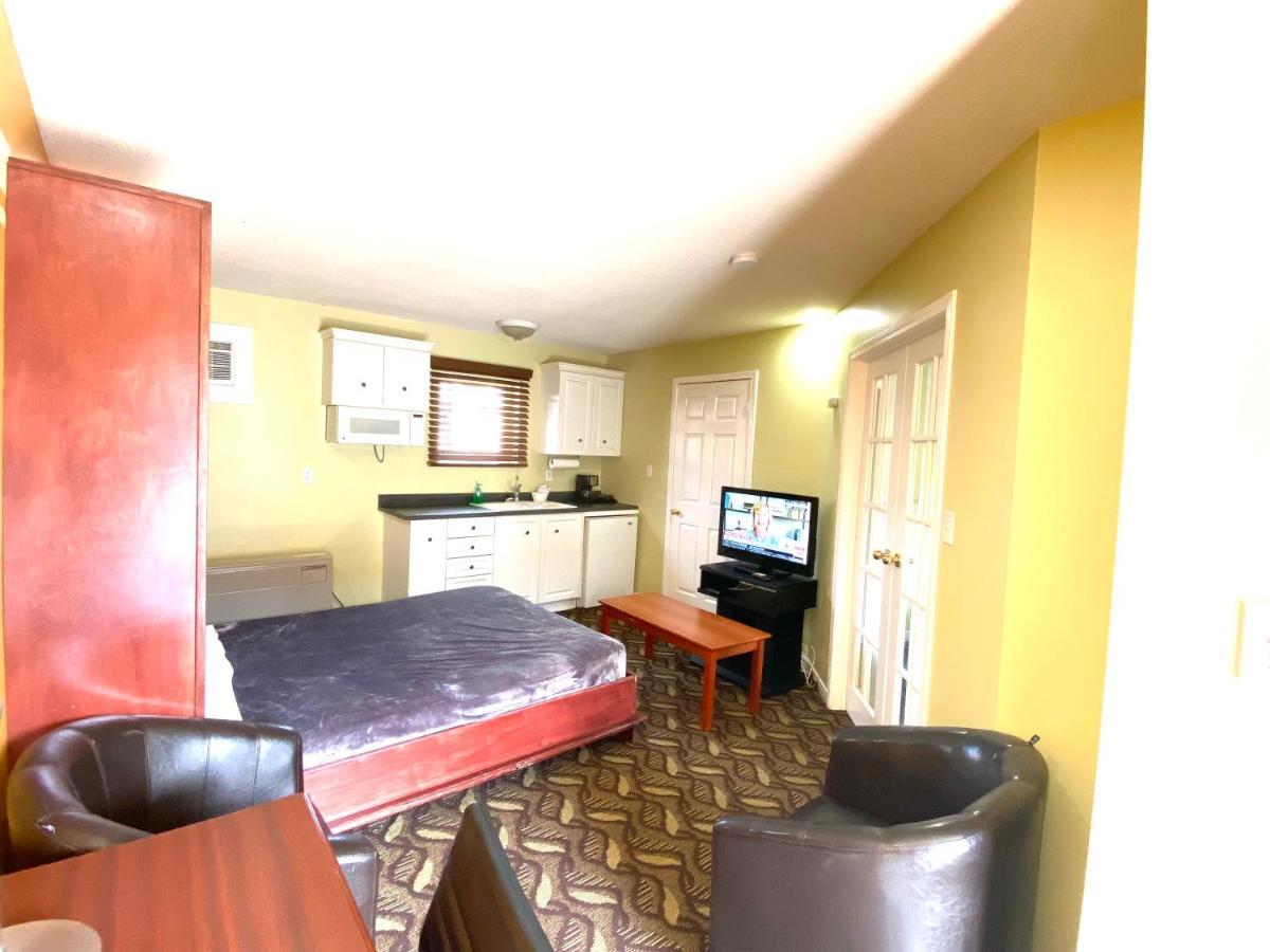 Lakeshore Suites Норт Бей Екстериор снимка